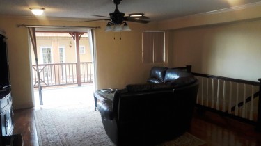 3 Bedrooms Furnished Townhouse