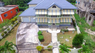 5 Bedroom House For Sale