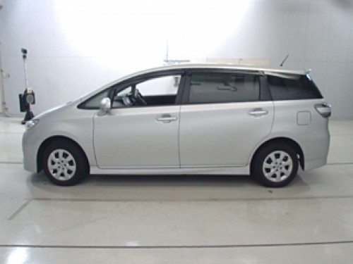 *TOYOTA Wish 2014*