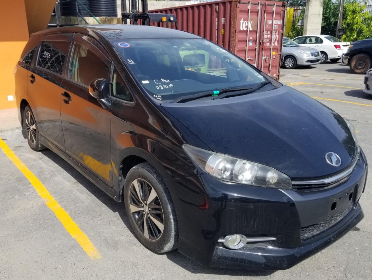 Toyota wish 2013