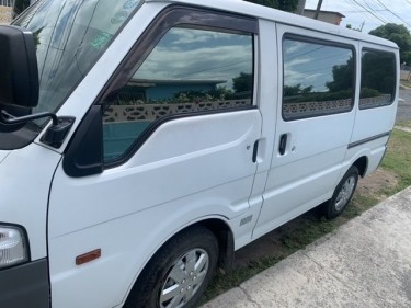 2014 Mazda Bongo, Custom Seating/interior 