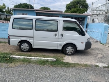 2014 Mazda Bongo, Custom Seating/interior 