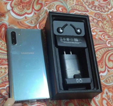 BRANDNEW(Factory Unlocked) Samsung Galaxy Note 10