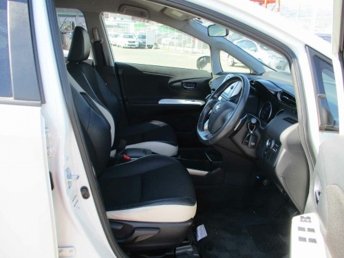 2013 White Toyota Wish