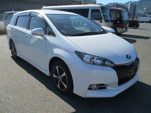 2013 White Toyota Wish