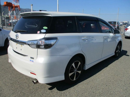 2013 White Toyota Wish