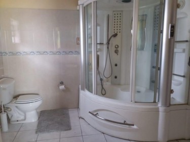 2 BEDROOMS GATED APARTMENT