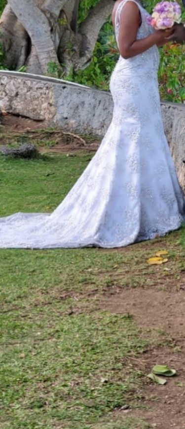 WEDDING DRESS 