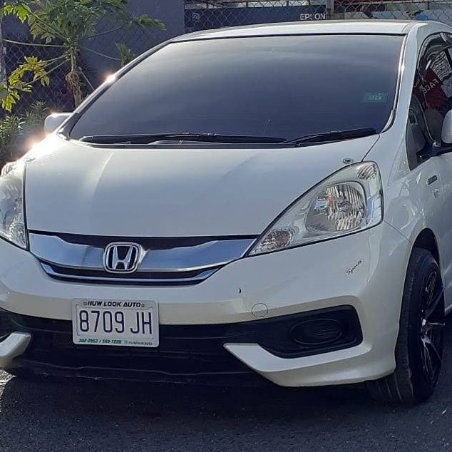 Honda fit shuttle 2014