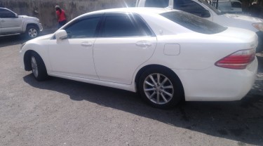 2011 Toyota Crown Royal Saloon For Sale 