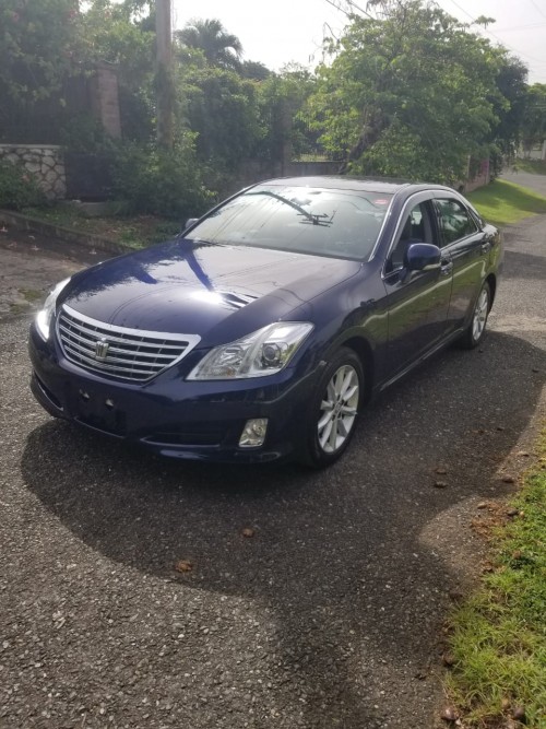 2010 Newly Imported Toyota Crown Royal Saloon For
