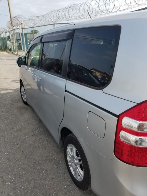 2010 Noah Newly Imported For Sale 1.7 Mil Negotiab