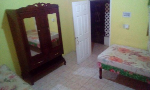 Shared Bedroom For Female Coll.Students(UWI/UTECH)