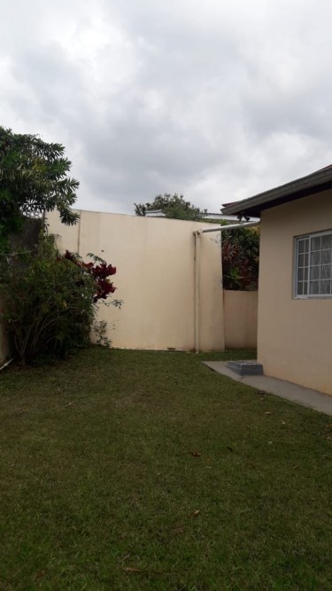 Centrally Located 3 Bedrooms 2.5 Baths House 