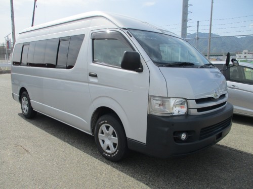 Newly Imported 2009 Hiace Bus