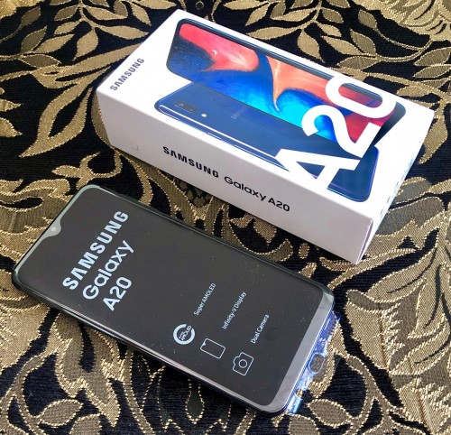 BRAND NEW IN BOX Samsung Galaxy A20<br />
(Dual SIM Unlo