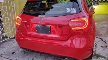 2014 Mercedes Benz A180 (Blue Efficiency Package) 