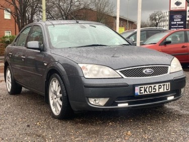 Ford Mondeo 2005 (05 Reg) 2.5 Ghia X 4dr