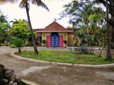4 Bedroom Villa, On Golf Course With Indoor Pool