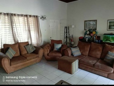 Beautiful Sofa Set Is For Sale
