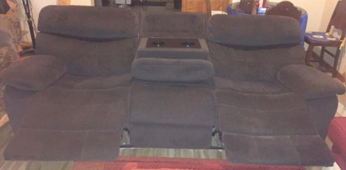 A Reclining Loveseat With Cup Holder & 5 Cushions