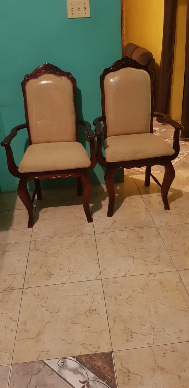 4 Used Dinning Chairs
