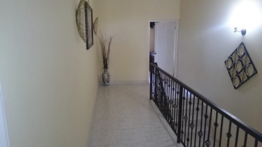 2 Bedrooms 3 Baths Apartment Red Hills, St. Andrew