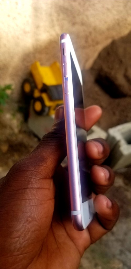 IPHONE 6S 10/10 CONDITION COMES WITH CHARGER