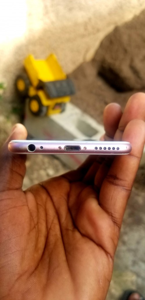 IPHONE 6S 10/10 CONDITION COMES WITH CHARGER