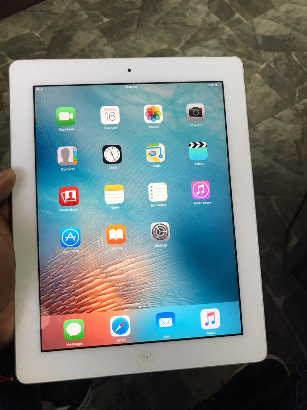 IPad 2nd GEN 17K for sale in Halfway Tree Kingston St Andrew - Tablets