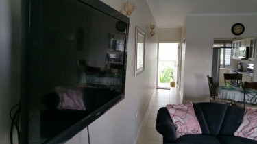 2 Bedroom Apartment @ Richmond St Ann For Rent