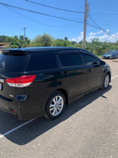 Toyota Wish  2010