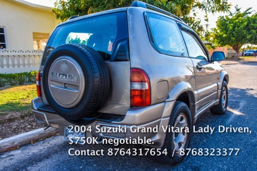 2004 Suzuki Grand Vitara: Standard