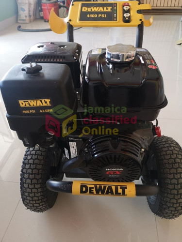 DEWALT 4400 PSI Gas Pressure Washer 