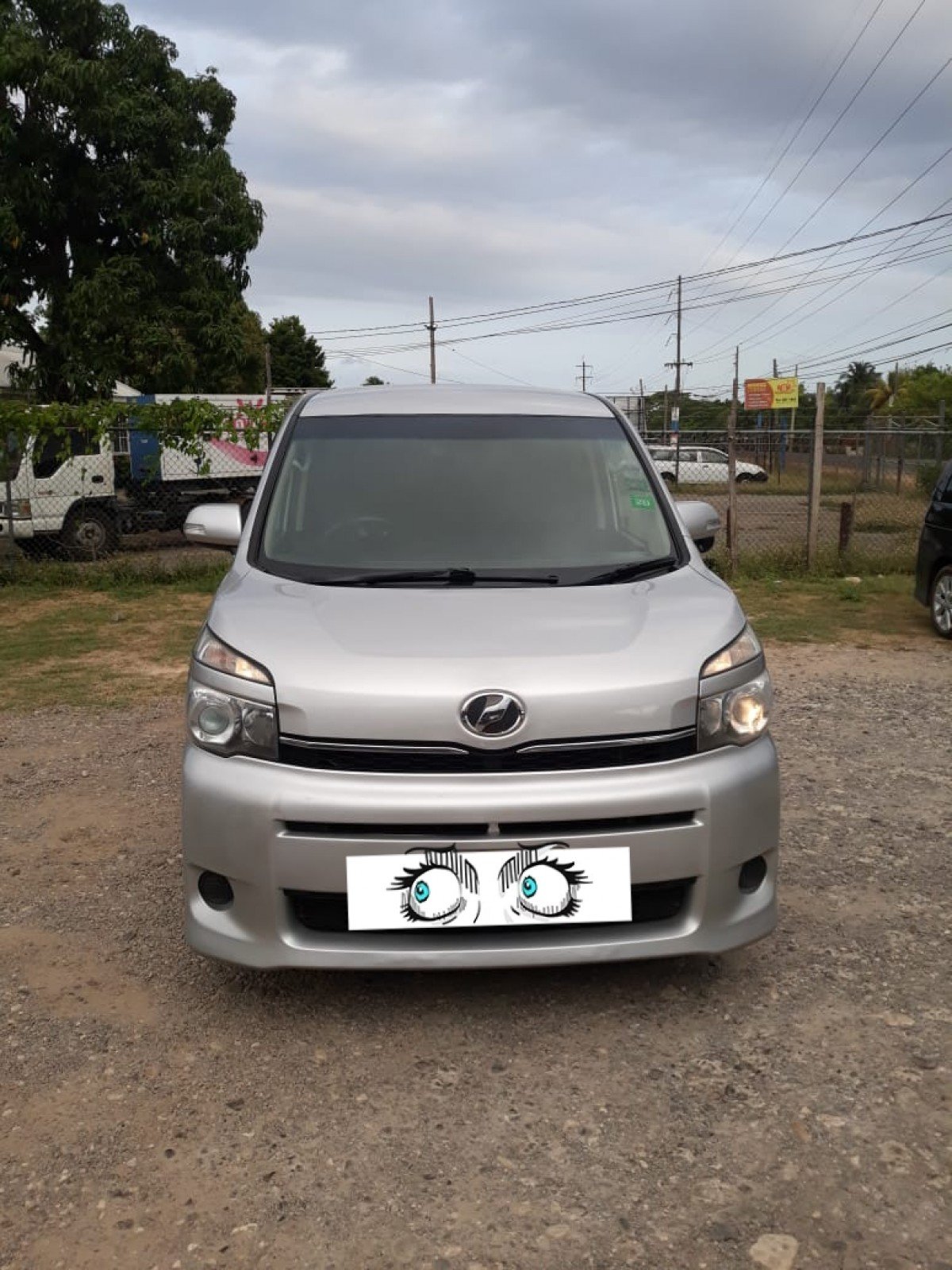 Toyota voxy 2013