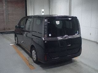 2014 Toyota Voxy (New Shape)