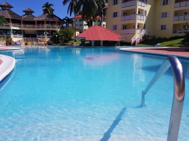 1 Bedroom Apartment, Fully Furnished, Pool, Secure