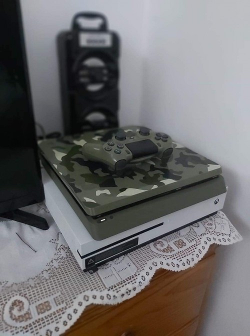 Faily New Ps4 Slim 1TB Special Edition