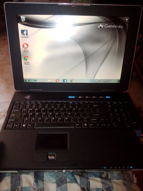 Getaway Laptop For Sale Fully Up WiFi 1gb Wd7 1300