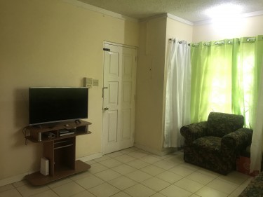 Large Spacious 1 Bedroom Apartment 