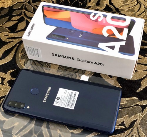 BRAND NEW IN BOX Samsung Galaxy A20s