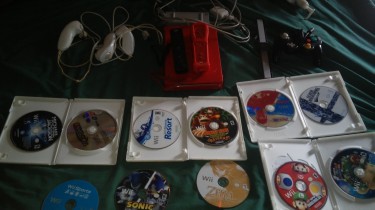 Modded Nintendo Wii With 10 Cds And Games Installe