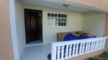 2 Bedroom ,1 Bathroom, Living And Dining Area