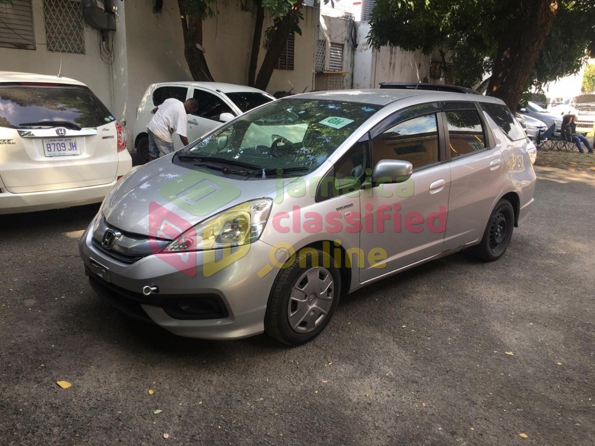 Honda fit shuttle 2014