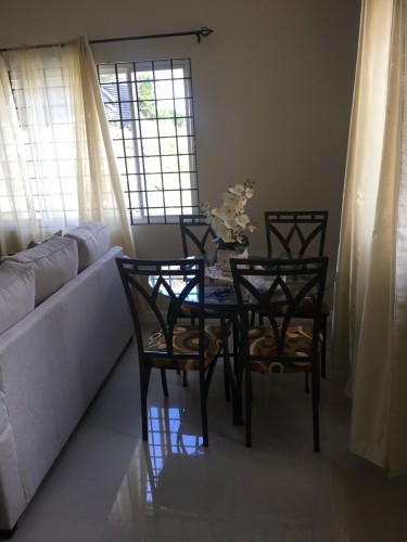 Exec 1 Bedroom Apartment Gated. Furnished 