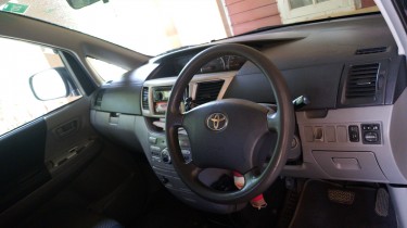 2007 Black Toyota Voxy 5 Seater