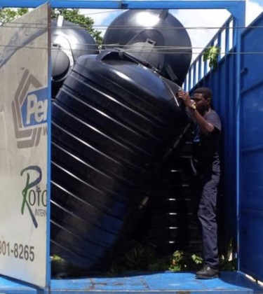650 Gallon Rhino Water Tank For Sale