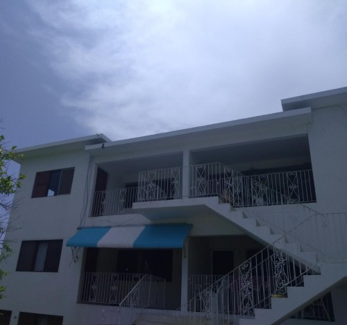 UNFURNISHED 2 BEDROOMS APARTMENT FOR RENT