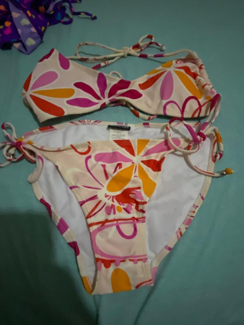 Size Medium Two Piece Swimsuits