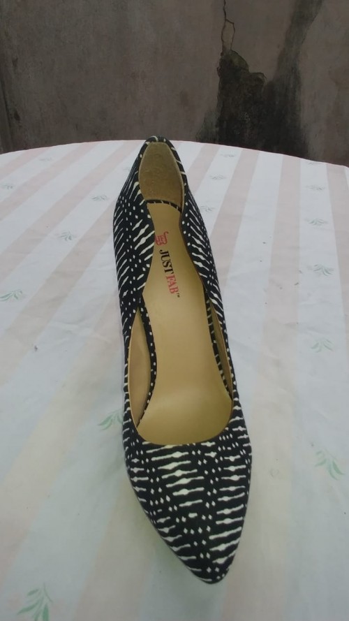 Black And White High Heels, Size 10